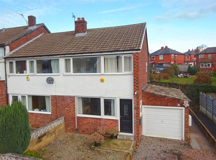 3 Bedroom End Of Terrace House To Rent In Kellett Lane, Leeds, West Yorkshire, LS12