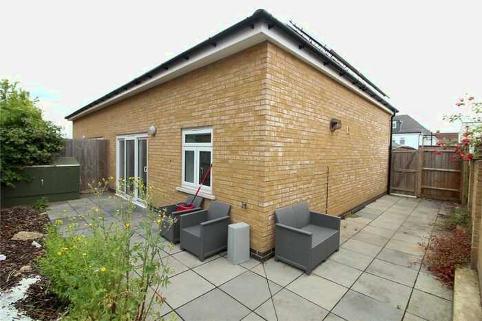 3 Bedroom Detached House To Rent In London Road, Cheam, Sutton, SM3