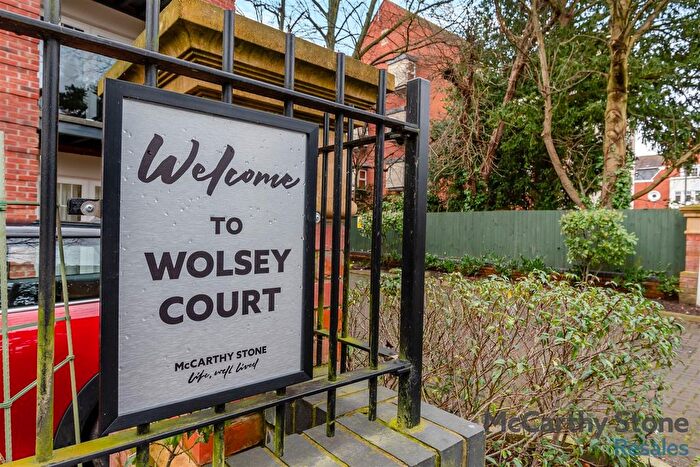 1 Bedroom Flat For Sale In Wolsey Court, Knighton Park Road, Leicester, LE2