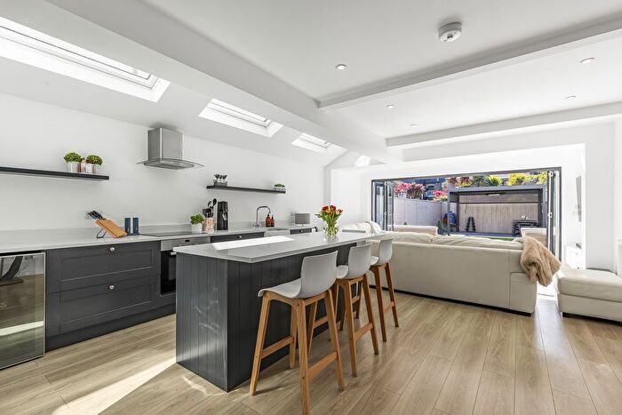 4 Bedroom Terraced House For Sale In Inman Road, London, SW18