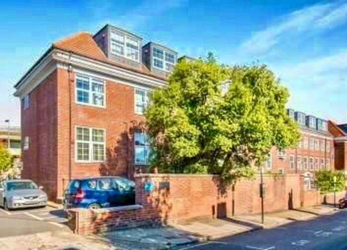 1 Bedroom Flat To Rent In Glenhurst Road, London TW8