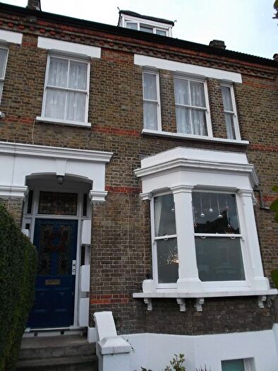 Studio To Rent In Lewin Road, London, SW16