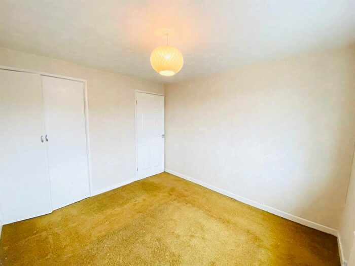 3 Bedroom Semi-Detached House For Sale In Westminster Avenue, Ashton U Lyne, OL6