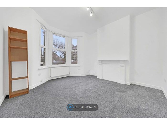 1 Bedroom Flat To Rent In East Ham, London, E6