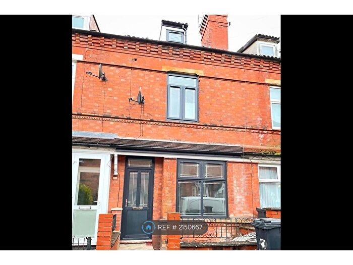 3 Bedroom Terraced House To Rent In Lodge Road, Redditch, B98