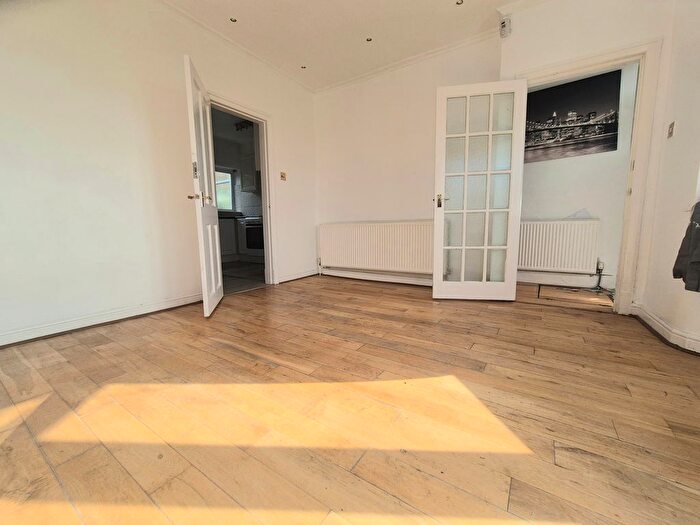 3 Bedroom Terraced House To Rent In Roils Head Road, Halifax, HX2