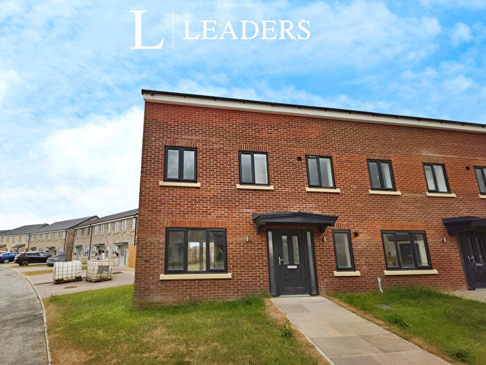 3 Bedroom House To Rent In Bluebell Road, Quadring, PE11