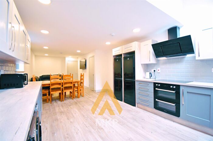 6 Bedroom Terraced House To Rent In Tiverton Road Selly Oak, B29