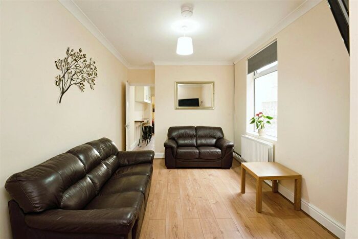 6 Bedroom Terraced House To Rent In Monthermer Road, Cathays, Cardiff, CF24