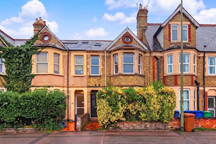 2 Bedroom Flat For Sale In Cowley Road, East Oxford, OX4