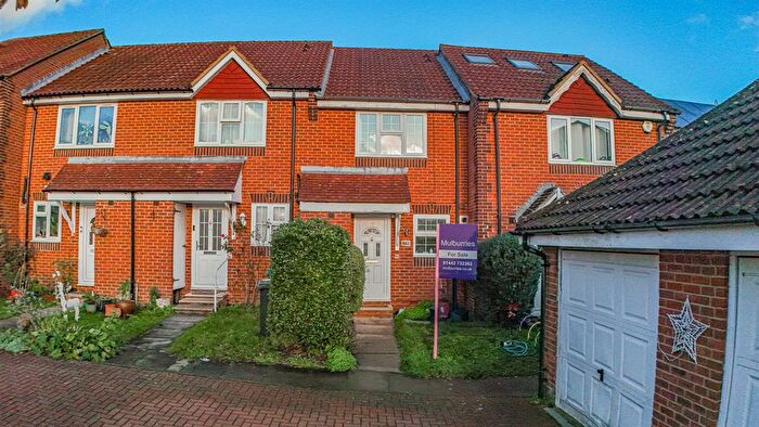 2 Bedroom Terraced House For Sale In Morpeth Close, Hemel Hempstead, HP2