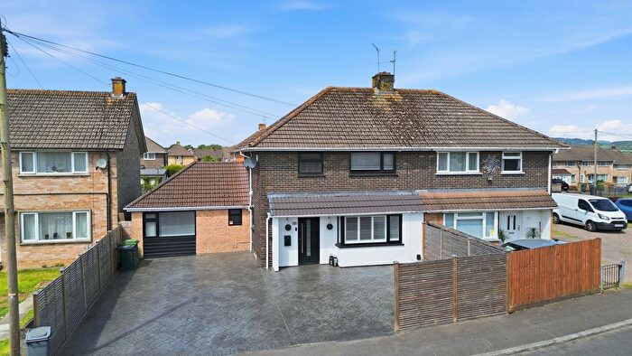3 Bedroom Semi-Detached House For Sale In Crediton Road, Llanrumney, Cardiff, South Glamorgan, CF3