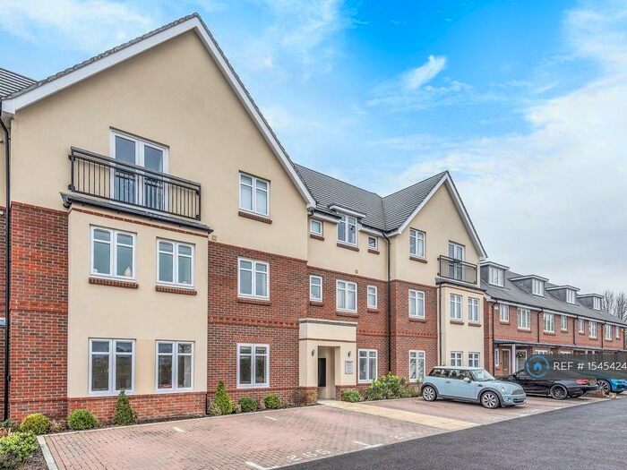 2 Bedroom Flat To Rent In Louden Square, Earley, Reading, RG6