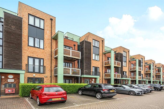 1 Bedroom Apartment For Sale In Aventine Avenue, Mitcham, CR4