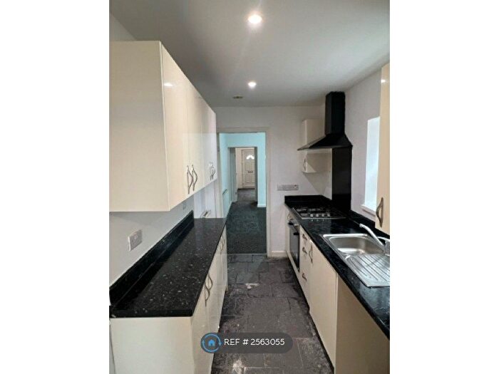 4 Bedroom Terraced House To Rent In Albert Street, Burton-On-Trent, DE14