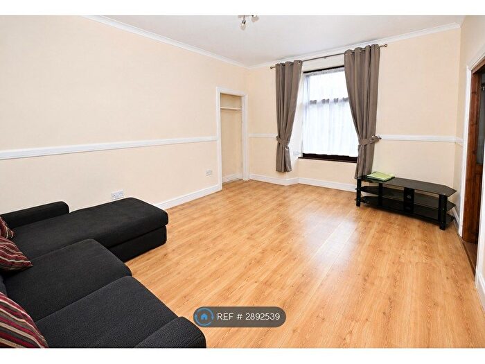 1 Bedroom Flat To Rent In Rosefield Street, Dundee, DD1