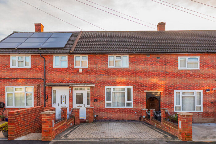 2 Bedroom Terraced House For Sale In Chandler Road, Loughton, IG10