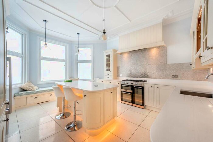 5 Bedroom House To Rent In Astley Avenue, Gladstone Park, London, NW2