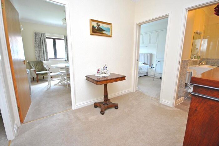 2 Bedroom Apartment For Sale In Station Road, Cheddar, BS27