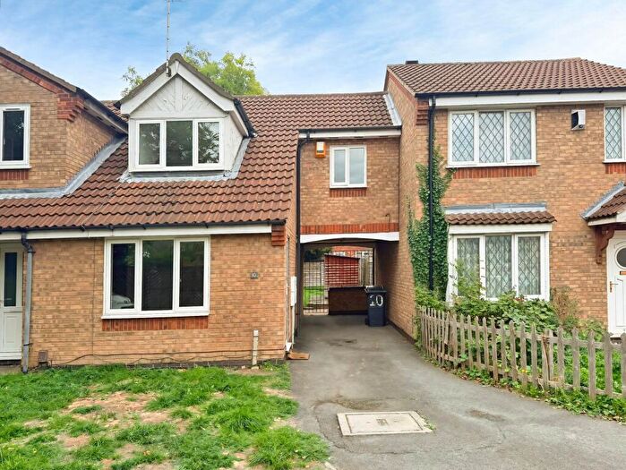 3 Bedroom Terraced House For Sale In Larchwood Close, Leicester, LE2