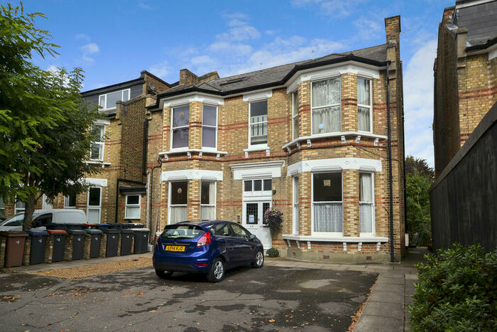 1 Bedroom Apartment To Rent In Surbiton, KT5