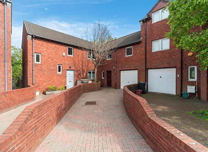4 Bedroom House For Sale In Laganview Mews, Belfast, BT5