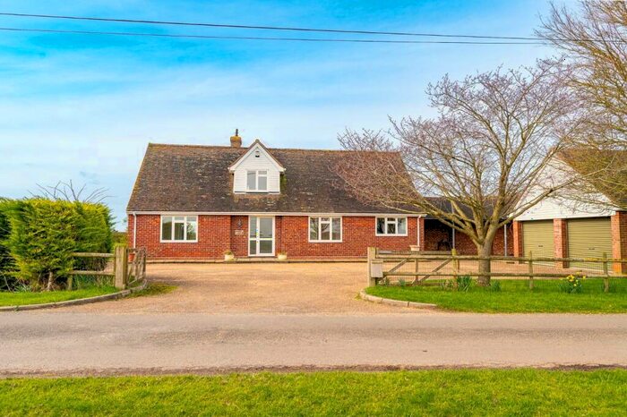 3 Bedroom Detached House To Rent In Homelye Lane, Dunmow, CM6