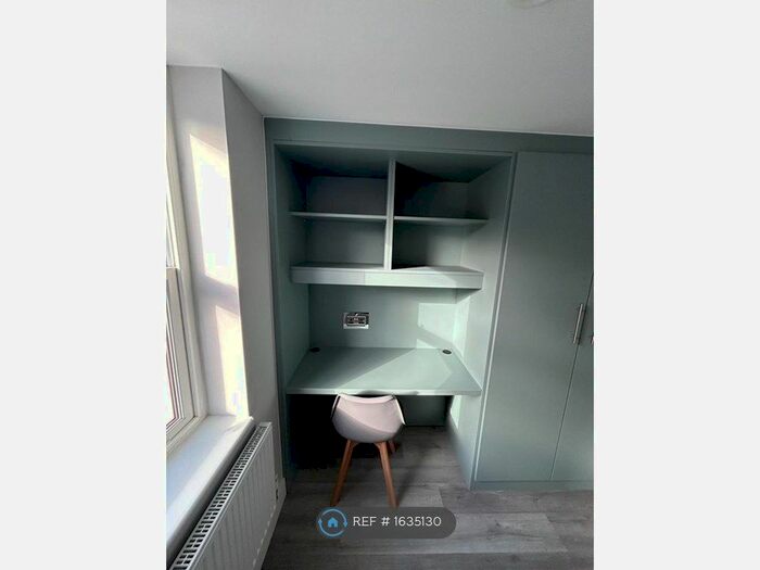 4 Bedroom Flat To Rent In Warwick Road, Kenilworth, CV8