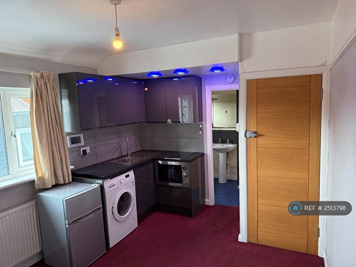 Studio To Rent In Kingston Road, New Malden, KT3