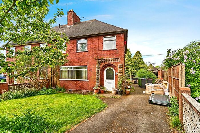3 Bedroom Semi-detached House For Sale In Ardern Avenue, Dawley, Telford, Shropshire, TF4