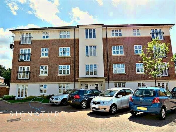 2 Bedroom Flat To Rent In Colnhurst Road, Watford, WD17