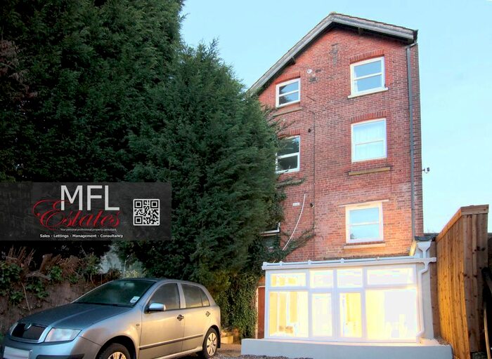 1 Bedroom Maisonette To Rent In Linkfield Street, Redhill, RH1