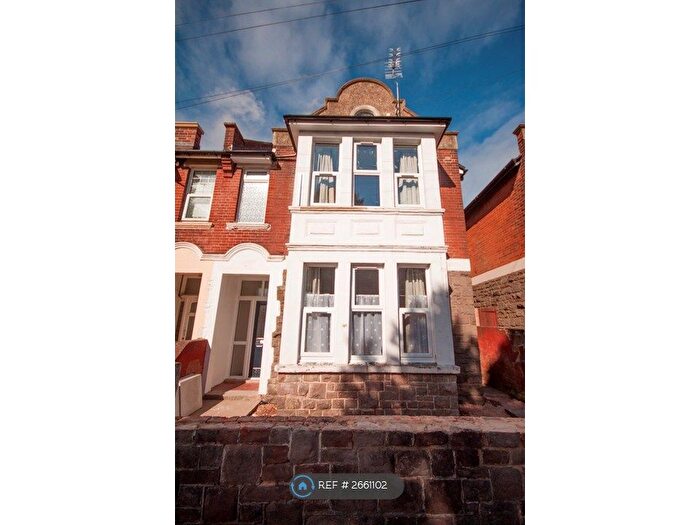 8 Bedroom Semi-Detached House To Rent In Wilton Avenue, Southampton, SO15