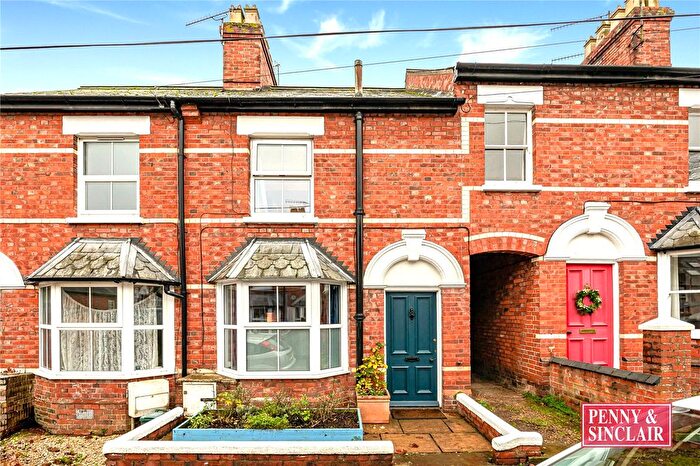 2 Bedroom Terraced House For Sale In Clarence Road, RG9