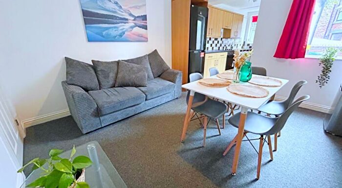 6 Bedroom House To Rent In Charlotte Road, Sheffield, S2