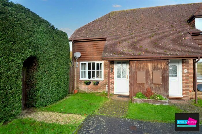 2 Bedroom End Of Terrace House For Sale In Orchard Lane, Challock, Ashford, Kent, TN25