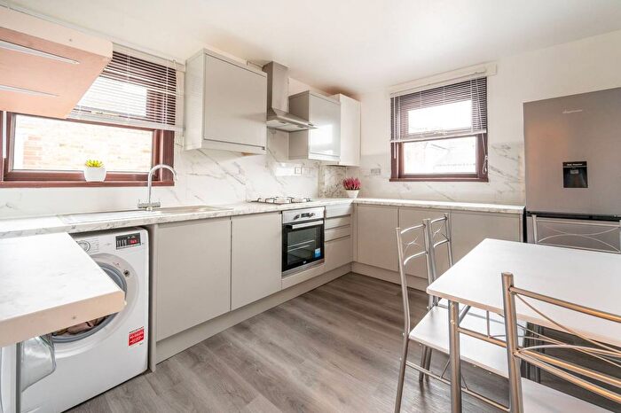4 Bedroom Flat To Rent In St Stephen's Road, Stratford, London, E6