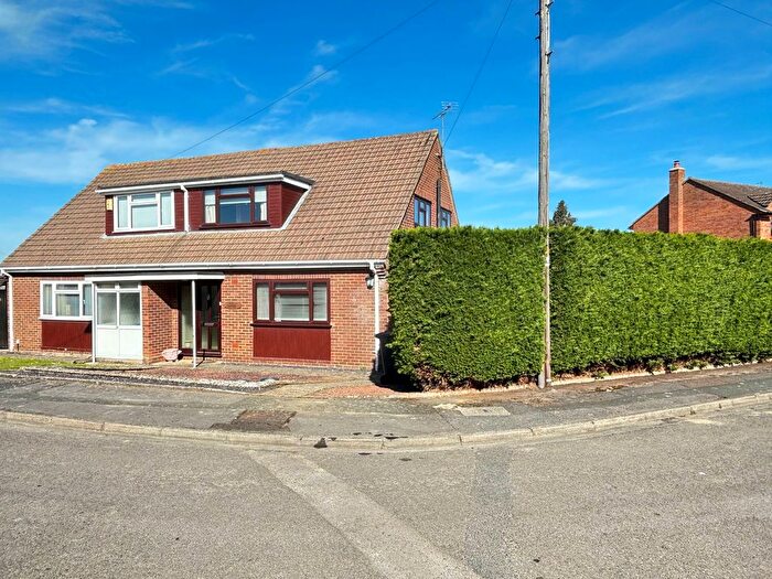 3 Bedroom Semi Detached House For Sale In Chamwells Walk, Longlevens, GL2
