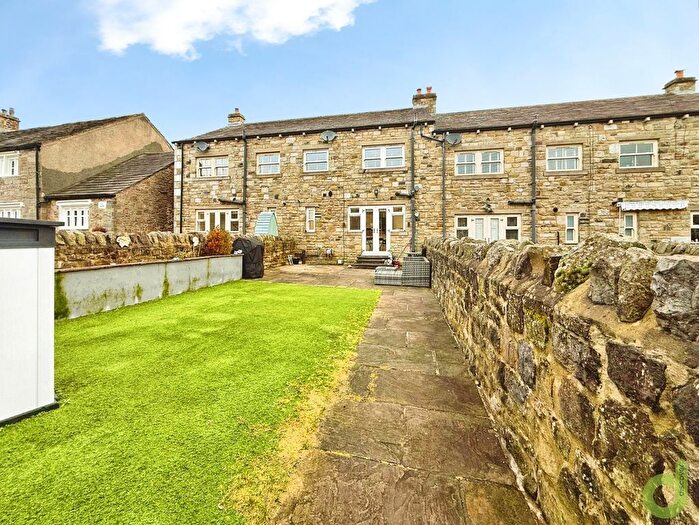 3 Bedroom Terraced House To Rent In Holly View, Barnoldswick, BB18