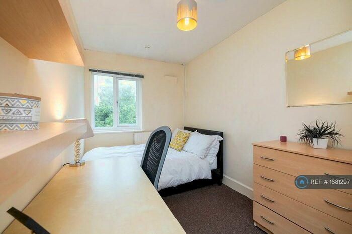 3 Bedroom Semi-Detached House To Rent In Lee Road, Leamington Spa, CV31