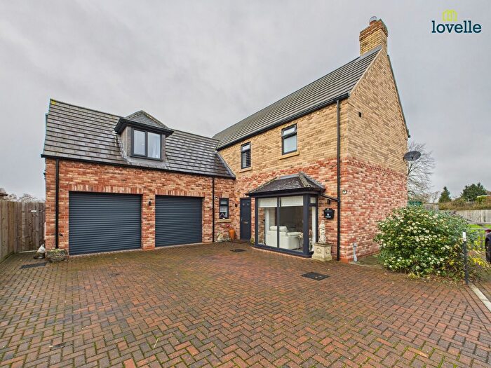 4 Bedroom Detached House For Sale In Heath Court, Middle Rasen, LN8