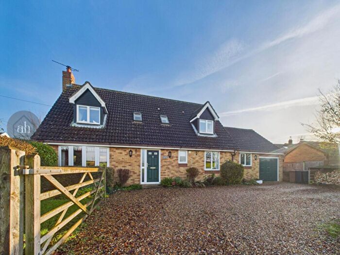 4 Bedroom Detached House For Sale In Hinderclay Road, Wattisfield, IP22