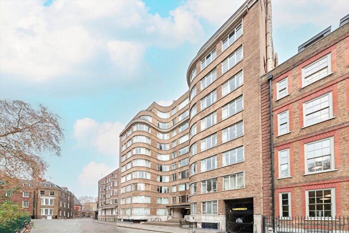 Studio To Rent In Charterhouse Square, Clerkenwell, EC1M
