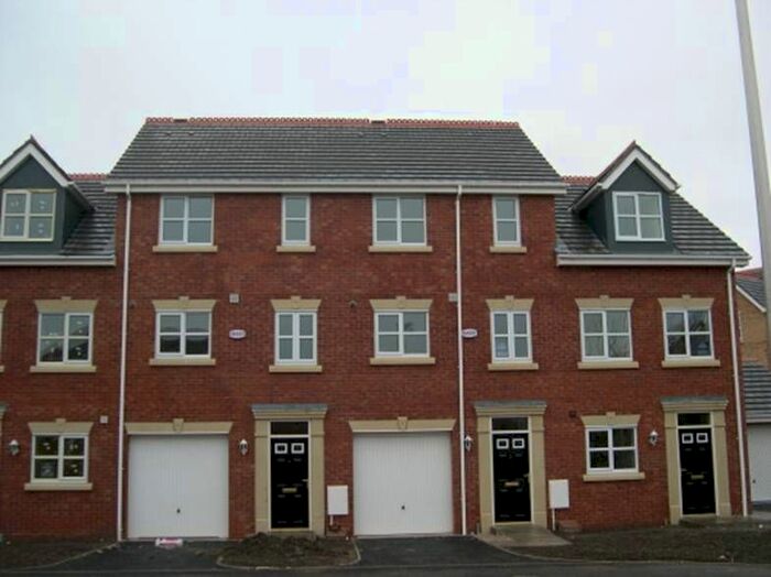 3 Bedroom Town House To Rent In Blackberry Drive, Hindley, Wigan, WN2