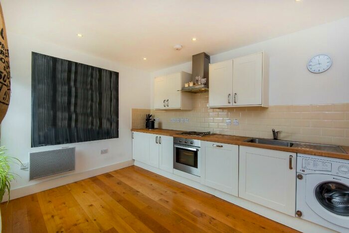 1 Bedroom Flat To Rent In Westow Street, London, SE19