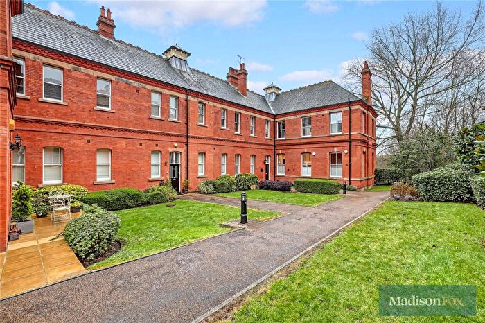 2 Bedroom Apartment For Sale In Richmond Drive, Repton Park, IG8
