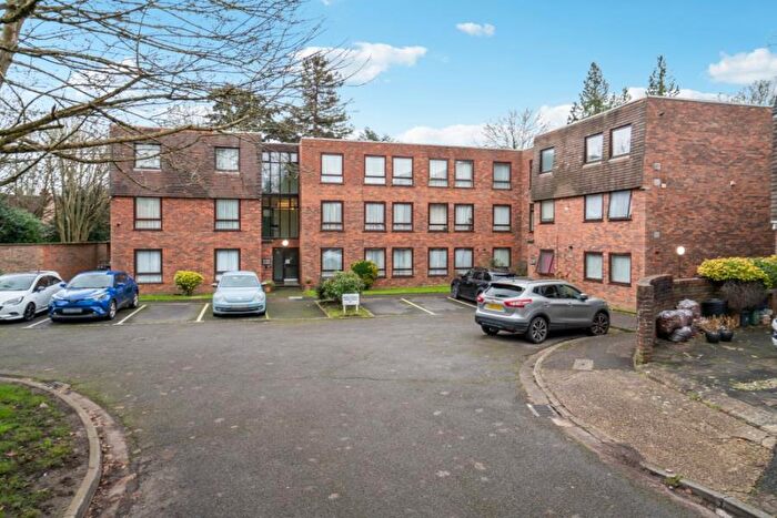 2 Bedroom Flat To Rent In Dene Road, Northwood, HA6