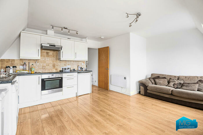 1 Bedroom Apartment To Rent In Western Mansions, Great North Road, New Barnet, Barnet, EN5
