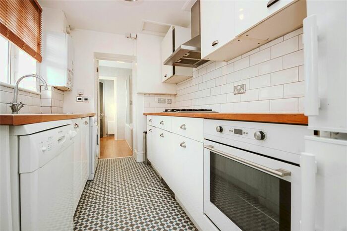 2 Bedroom End Of Terrace House To Rent In Fern Road, Downend, Bristol, BS16