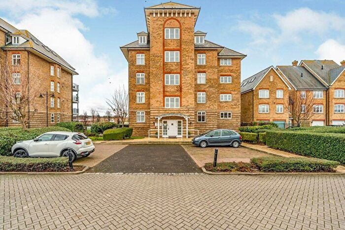 2 Bedroom Flat To Rent In Sandling Way, St. Marys Island, Chatham, Kent, ME4